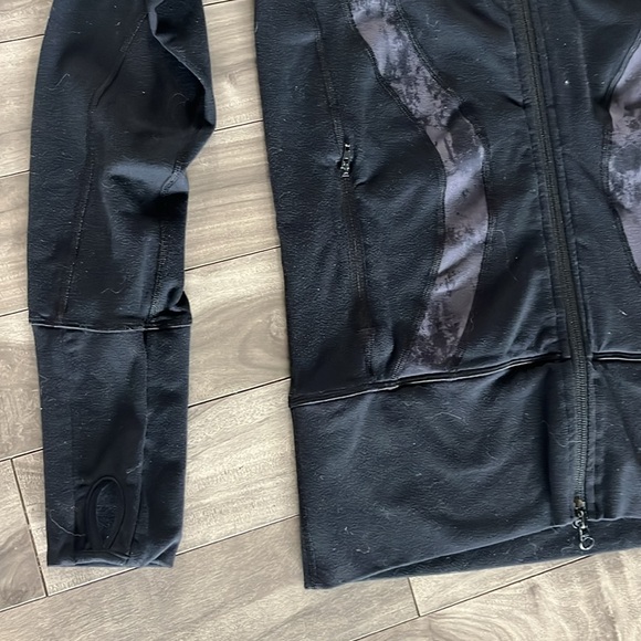 Lululemon Stride Jacket - Picture 3 of 9